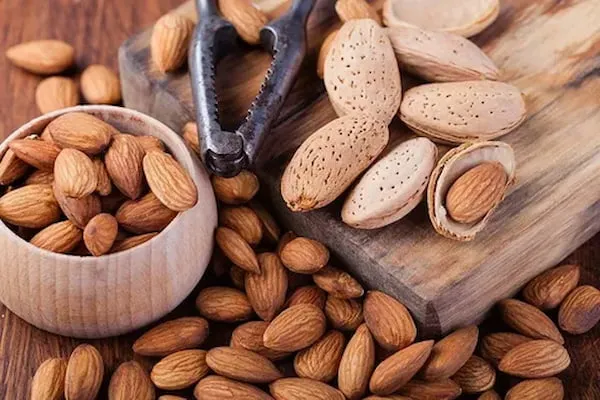 قیمت خرید بادام ارگانیک + فروش در تجارت و صادرات