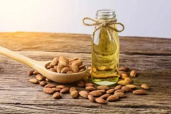 قیمت خرید روغن بادام شیرین + عکس