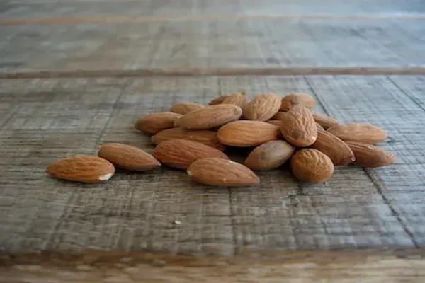 قیمت خرید مغز بادام خام + مشخصات، عمده ارزان