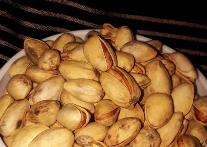 خرید جدیدترین انواع پسته بو داده با قیمت مناسب