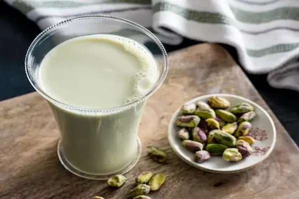 قیمت خرید شیر پسته + فروش در تجارت و صادرات